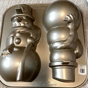 New Nordic Ware Snowman Cake pan from Williams Sonoma.